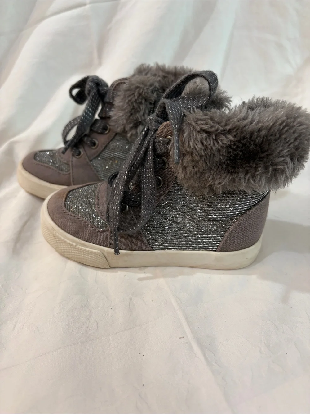 Cynthia Rowley Girls Gray Faux-Fur Lace-Up Boots